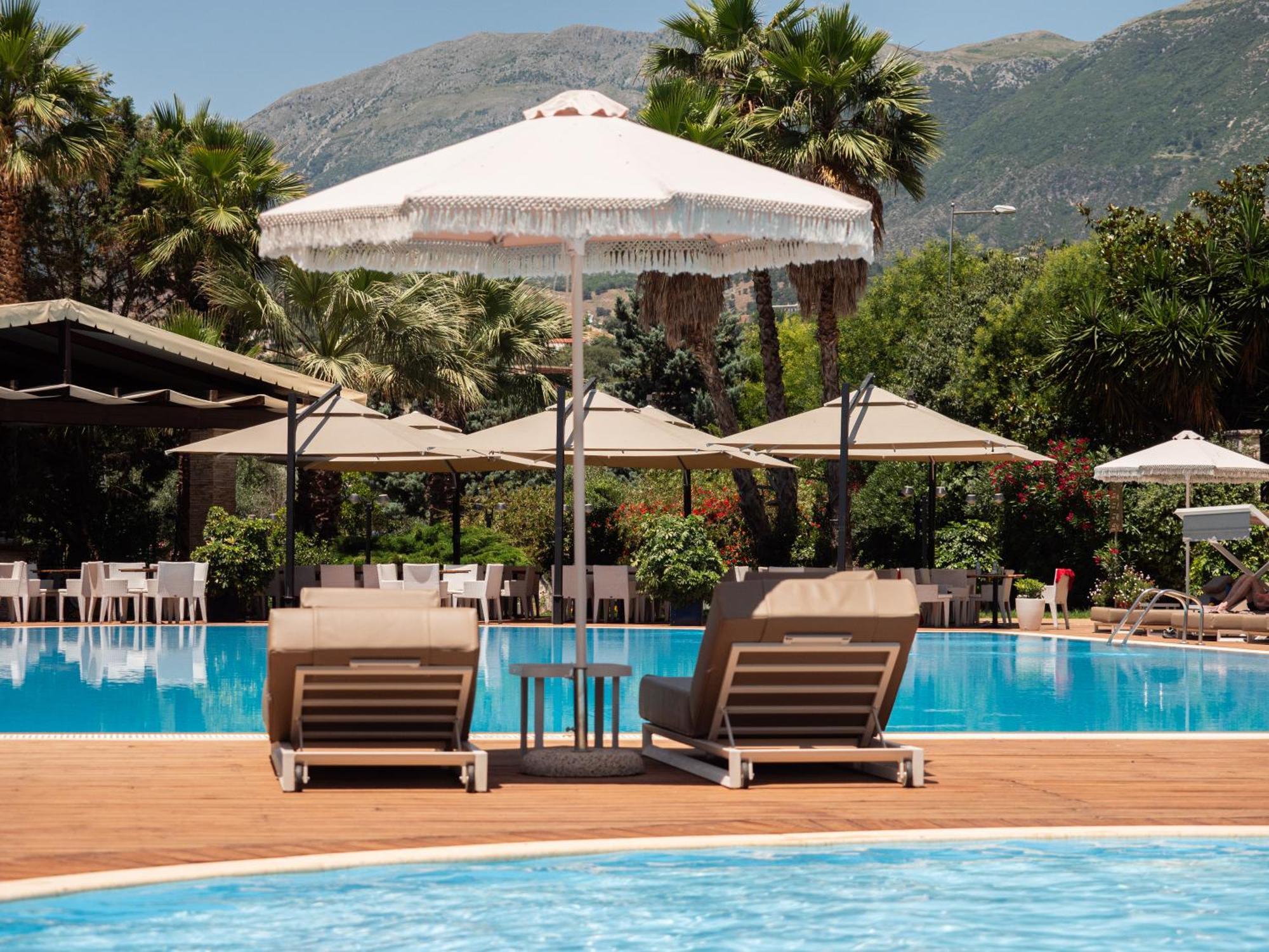 Nia Boutique Hotel By Rapo'S Resort Himarë Extérieur photo